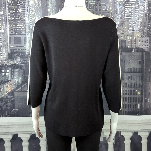 DB Established 1962 sz L Jet Black Top with White Trim & Button Accents - Picture 5 of 7